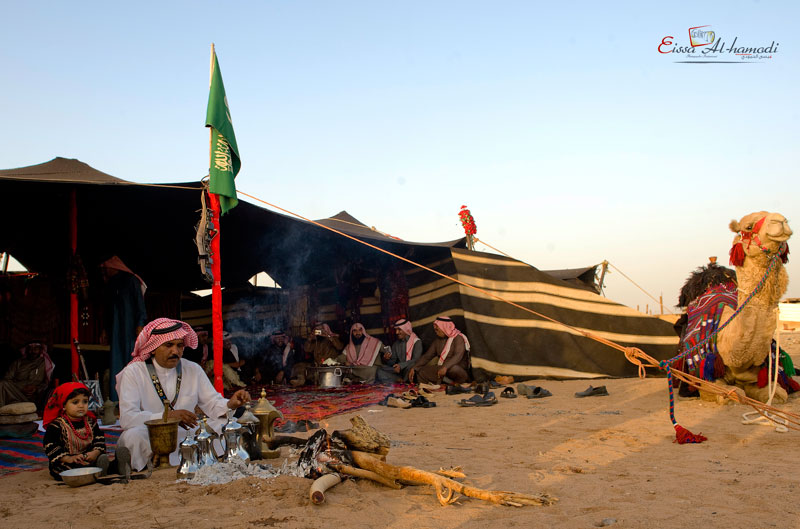 نقره لتكبير أو تصغير الصورة ونقرتين لعرض الصورة في صفحة مستقلة بحجمها الطبيعي