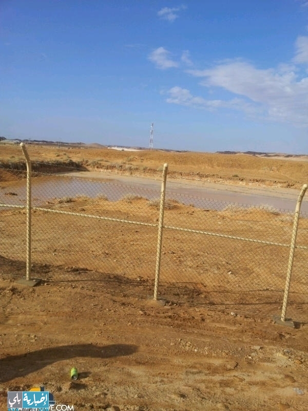 صورة توضح بركتي البريكة ممتلأة بالمياه /تقرير رئيس مركز البريكه.محمدبن عنادالعرادي